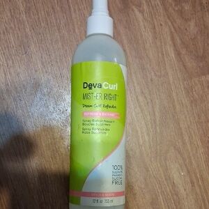 DevaCurl Mist-Er Right Curl Refresher Spray - Lime and White